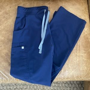 Figs cargo scrub pants size small
